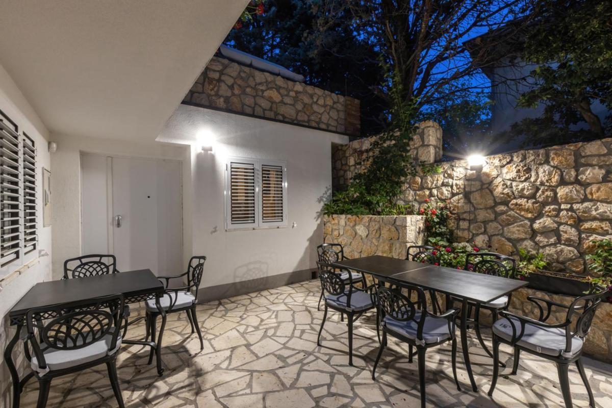 Cvrk Family House Novi Vinodolski Exterior foto