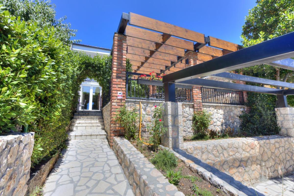 Cvrk Family House Novi Vinodolski Exterior foto